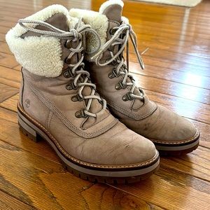 Timberland women’s size 8 brown with fleece lined ankle and upper tongue.
